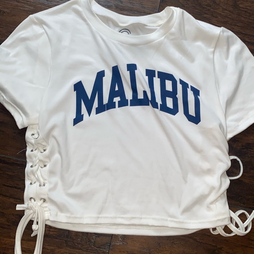 Malibu cropped top size medium from social culture
